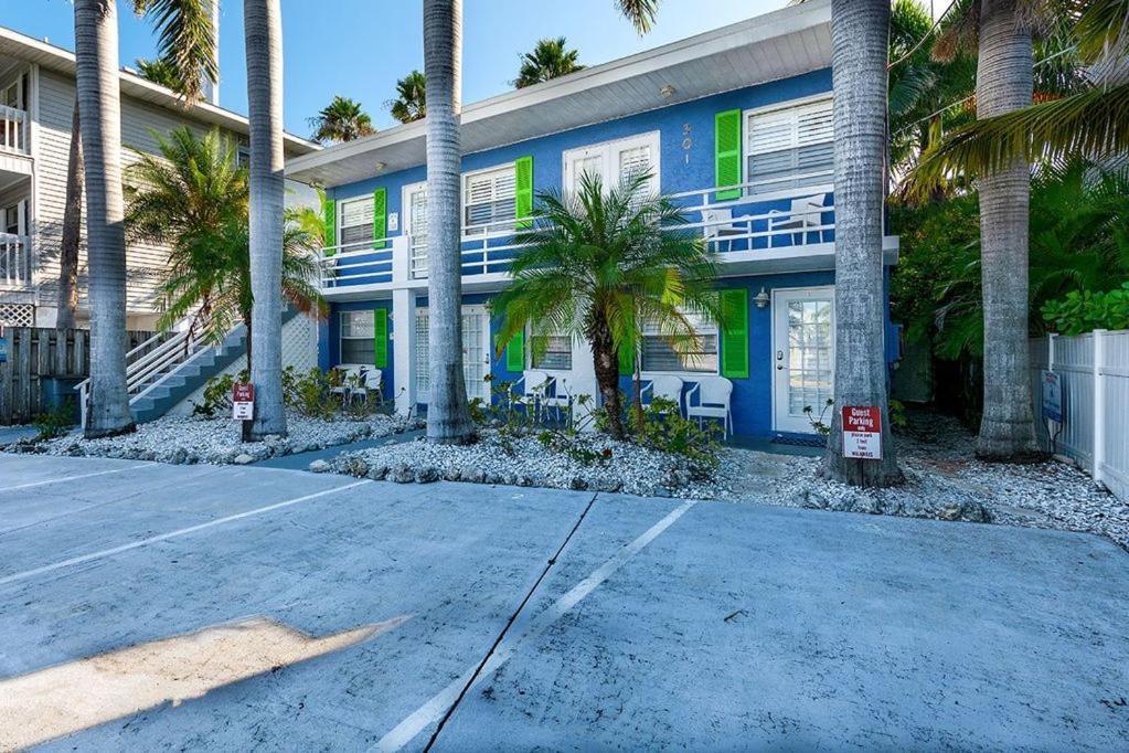 Beach Getaway Pool Condo Between The Island Marina And Beach Bradenton Beach Exterior foto